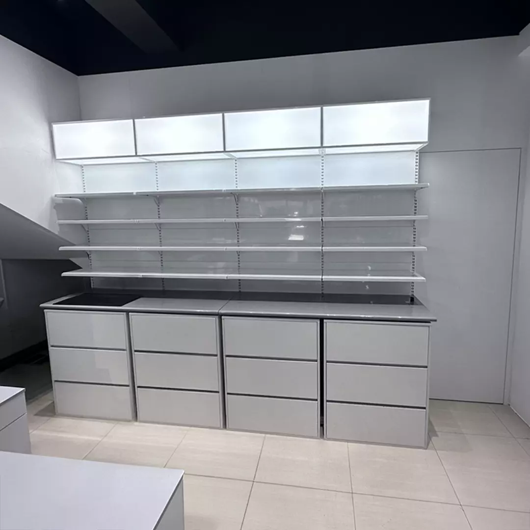 展示架的細節，成就專業藥局新樣貌